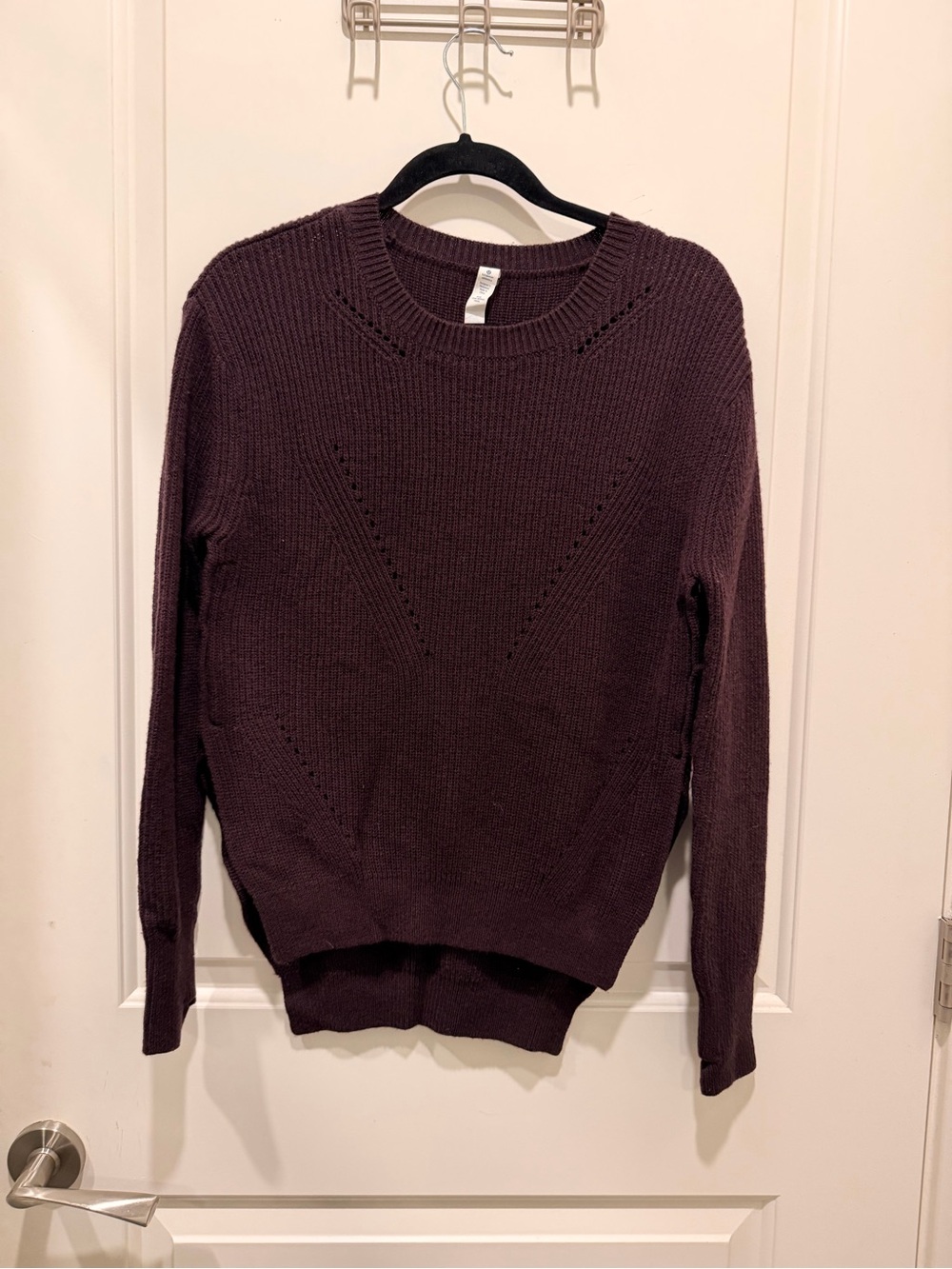 Lululemon Seva Sweater
Size 6 Purple Merino Wool
Hi-Lo